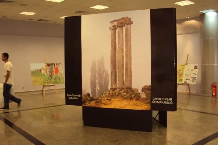 Çavdarhisar Aizanoi Fotoğraf Sergisi — Taksim